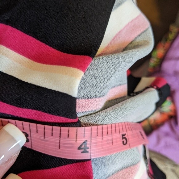 Torrid vertical stripes 100% rayon shorts w/ zipper, clasp, & tie belt NWT - 20 - Picture 9 of 11